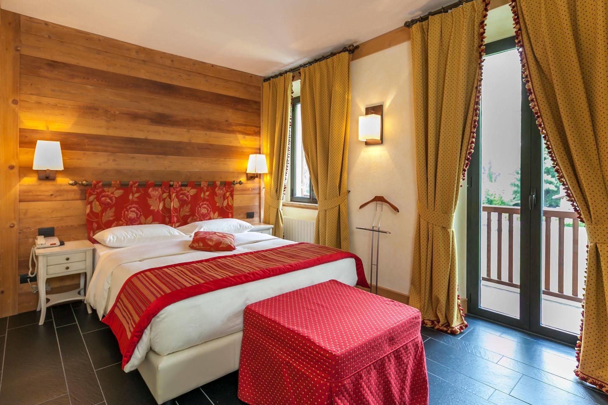 Hotel Lo Scoiattolo Courmayeur Exteriér fotografie