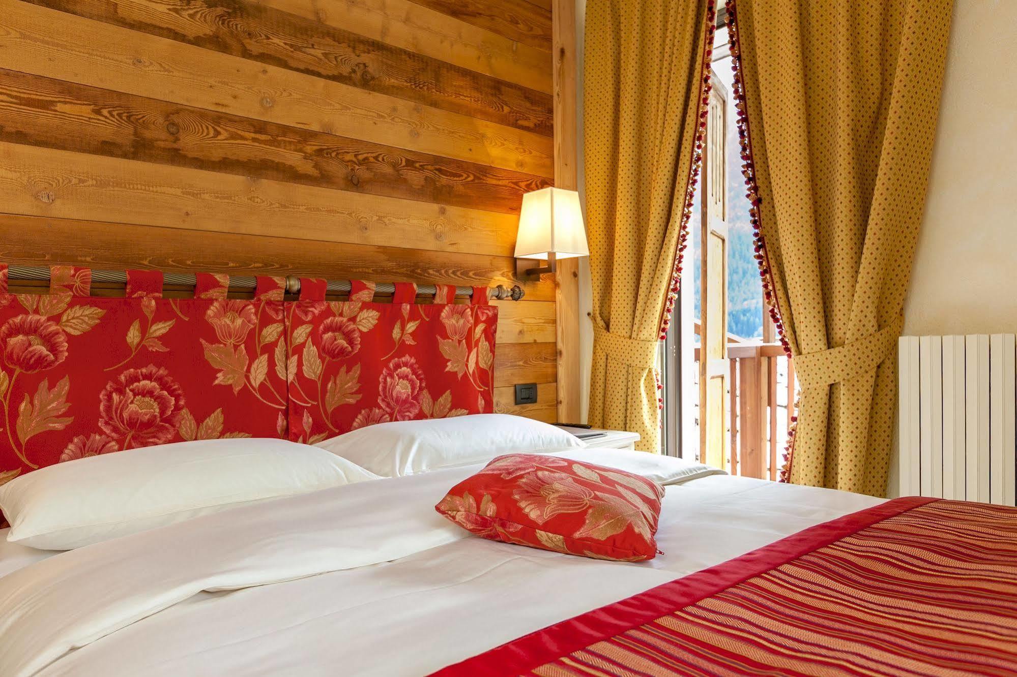 Hotel Lo Scoiattolo Courmayeur Exteriér fotografie
