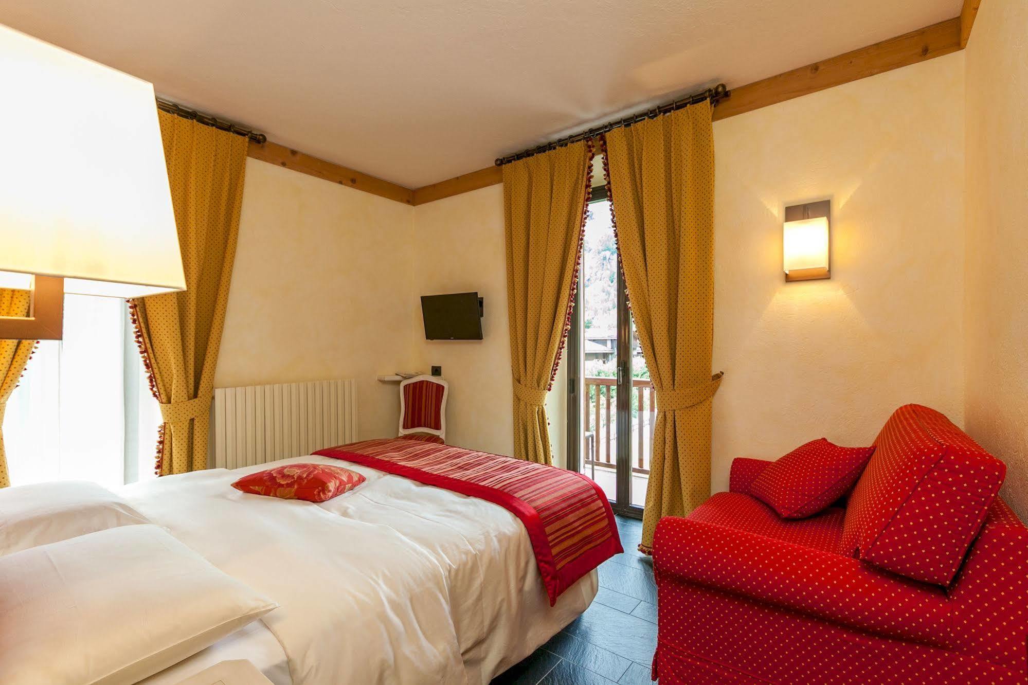 Hotel Lo Scoiattolo Courmayeur Exteriér fotografie